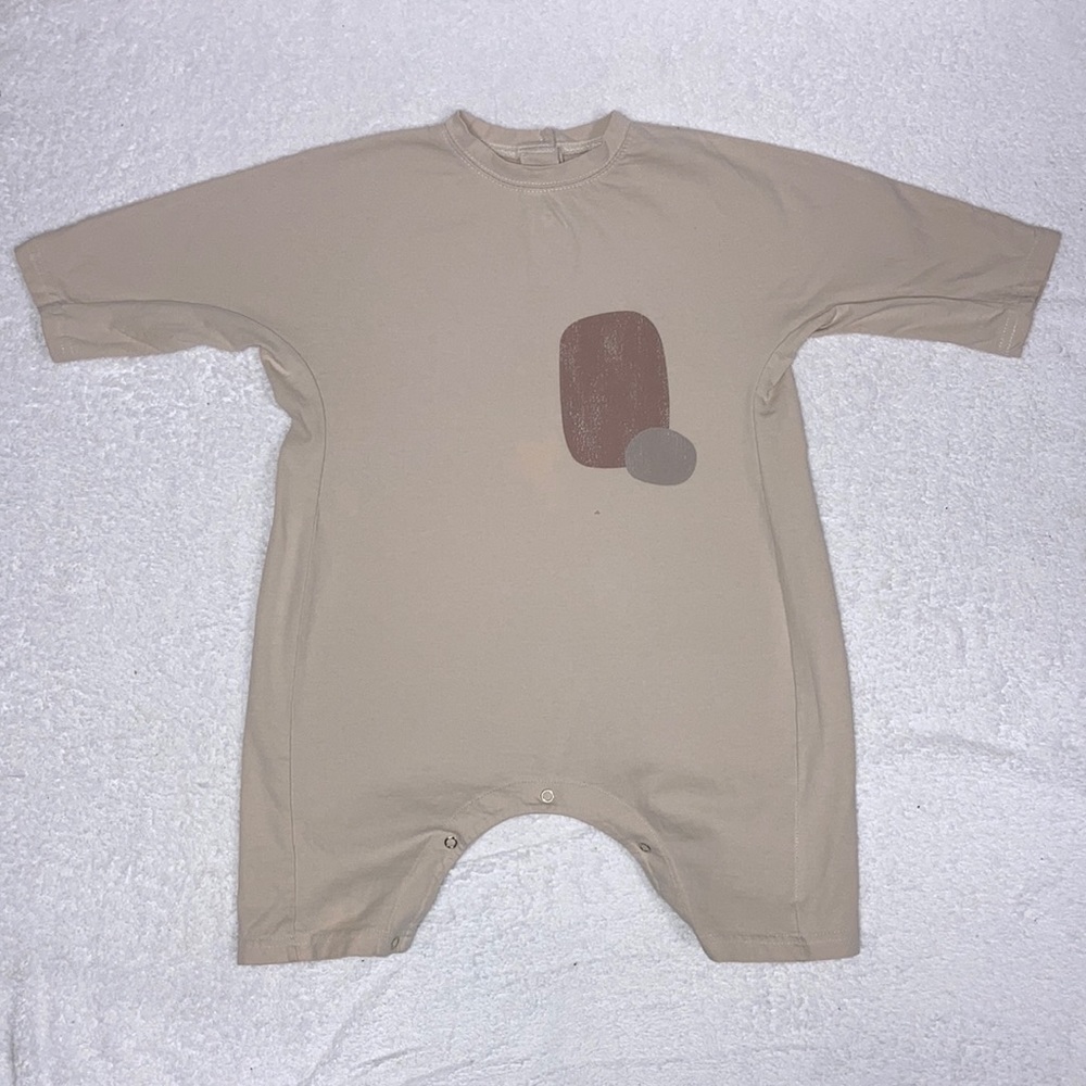Bebe Holic one piece unisex oversized romper size large 24m